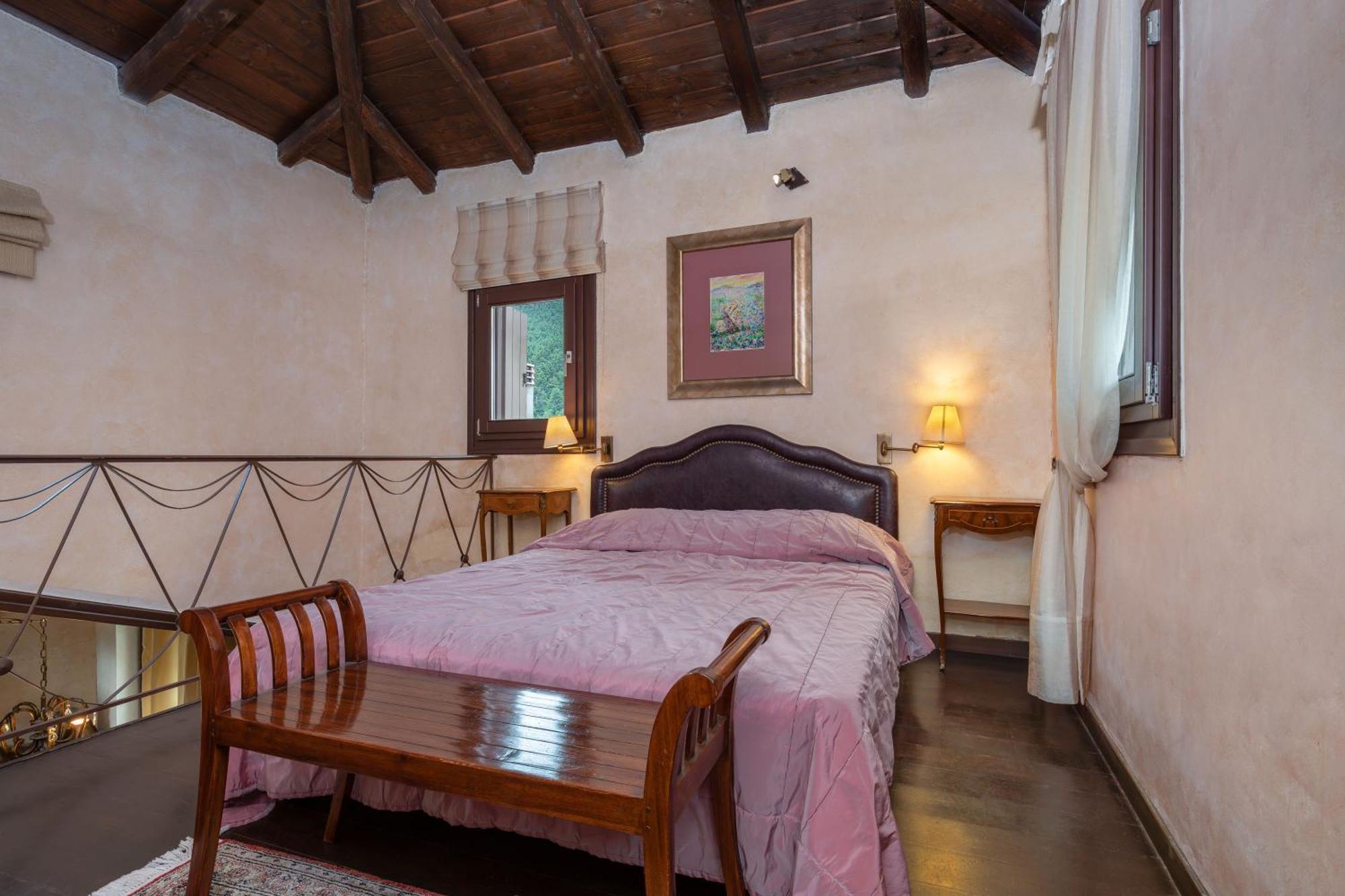 Ostra Menalon Luxury Suites Kardharás Quarto foto
