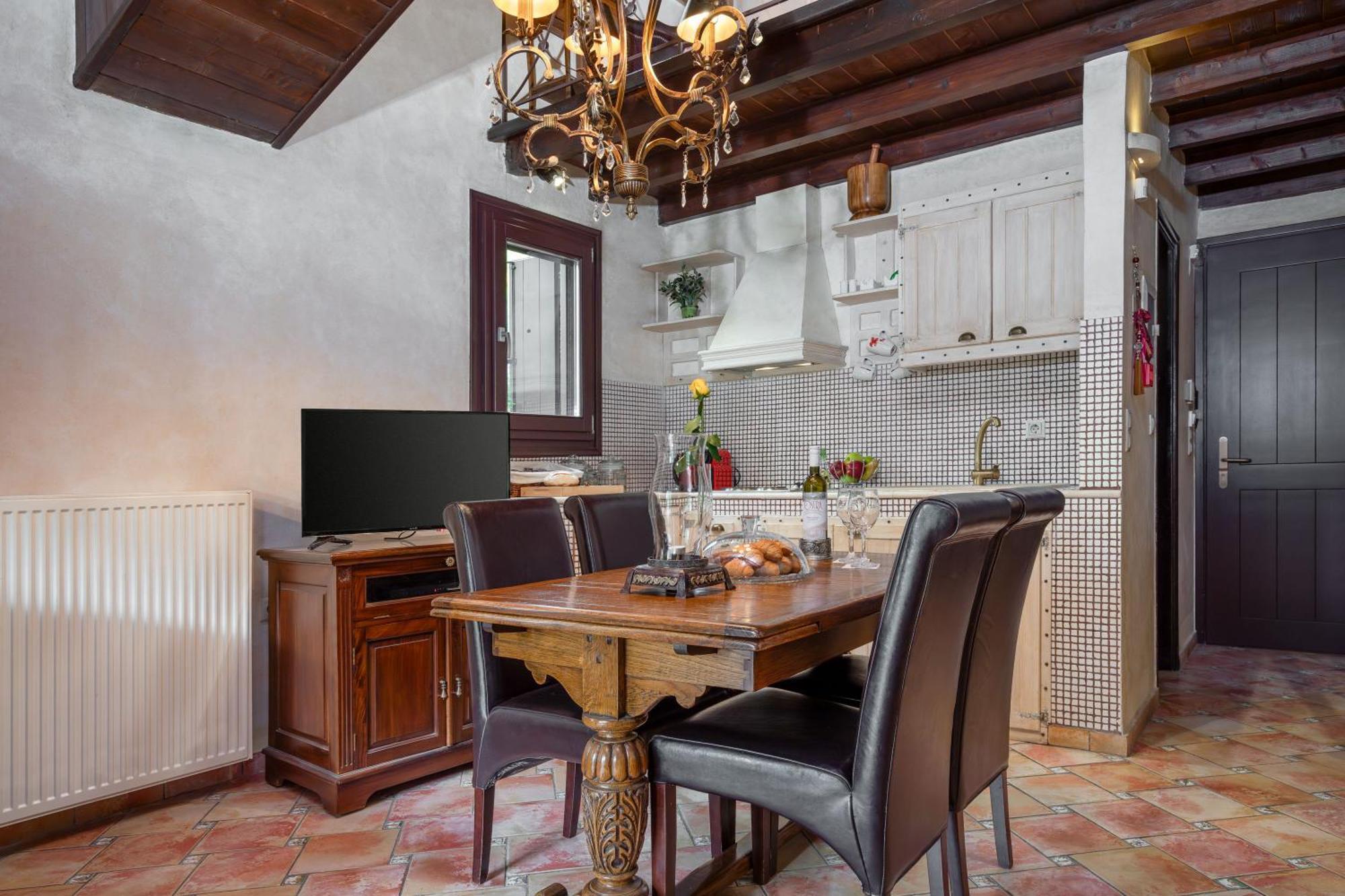 Ostra Menalon Luxury Suites Kardharás Quarto foto