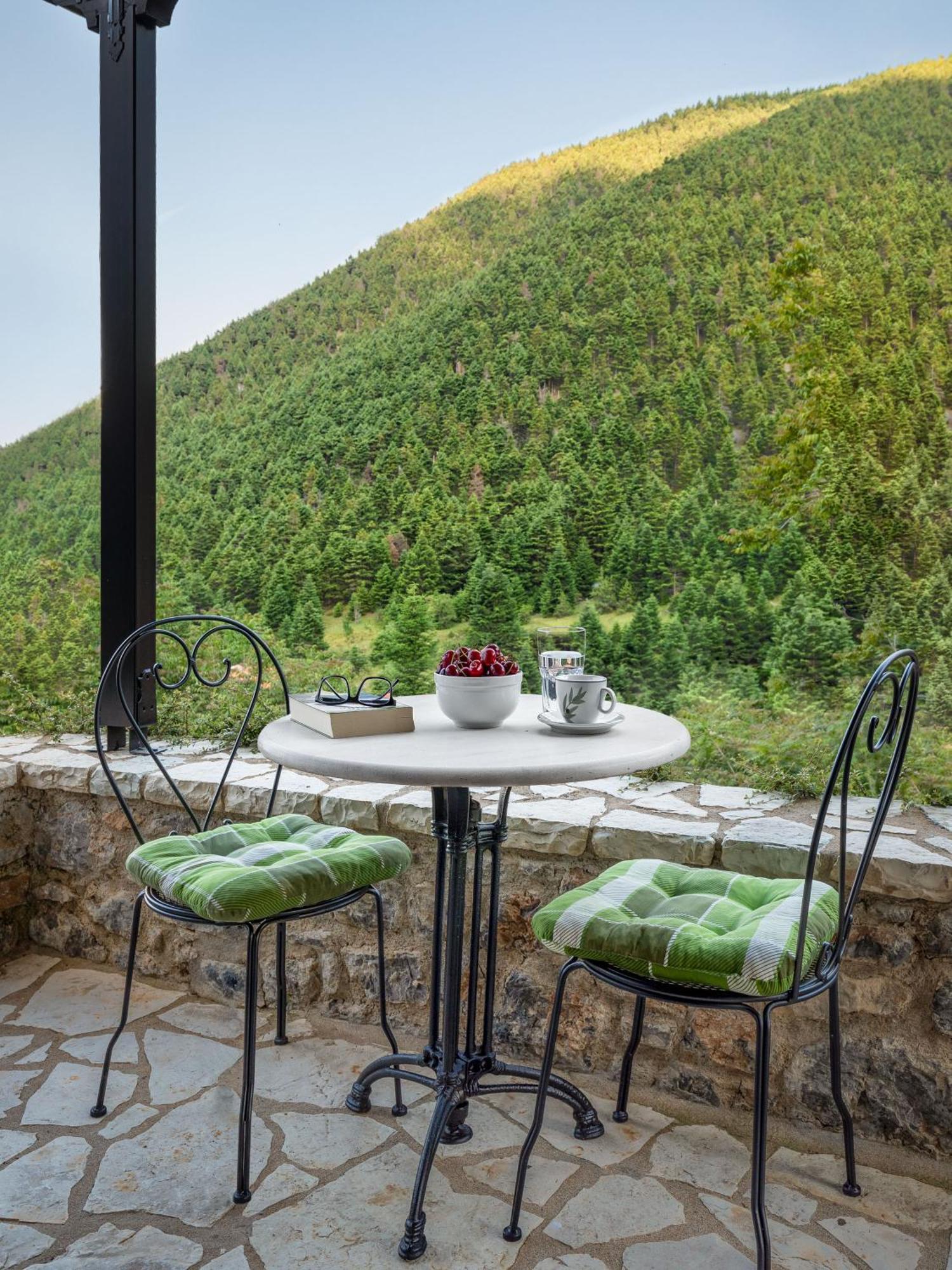 Ostra Menalon Luxury Suites Kardharás Quarto foto