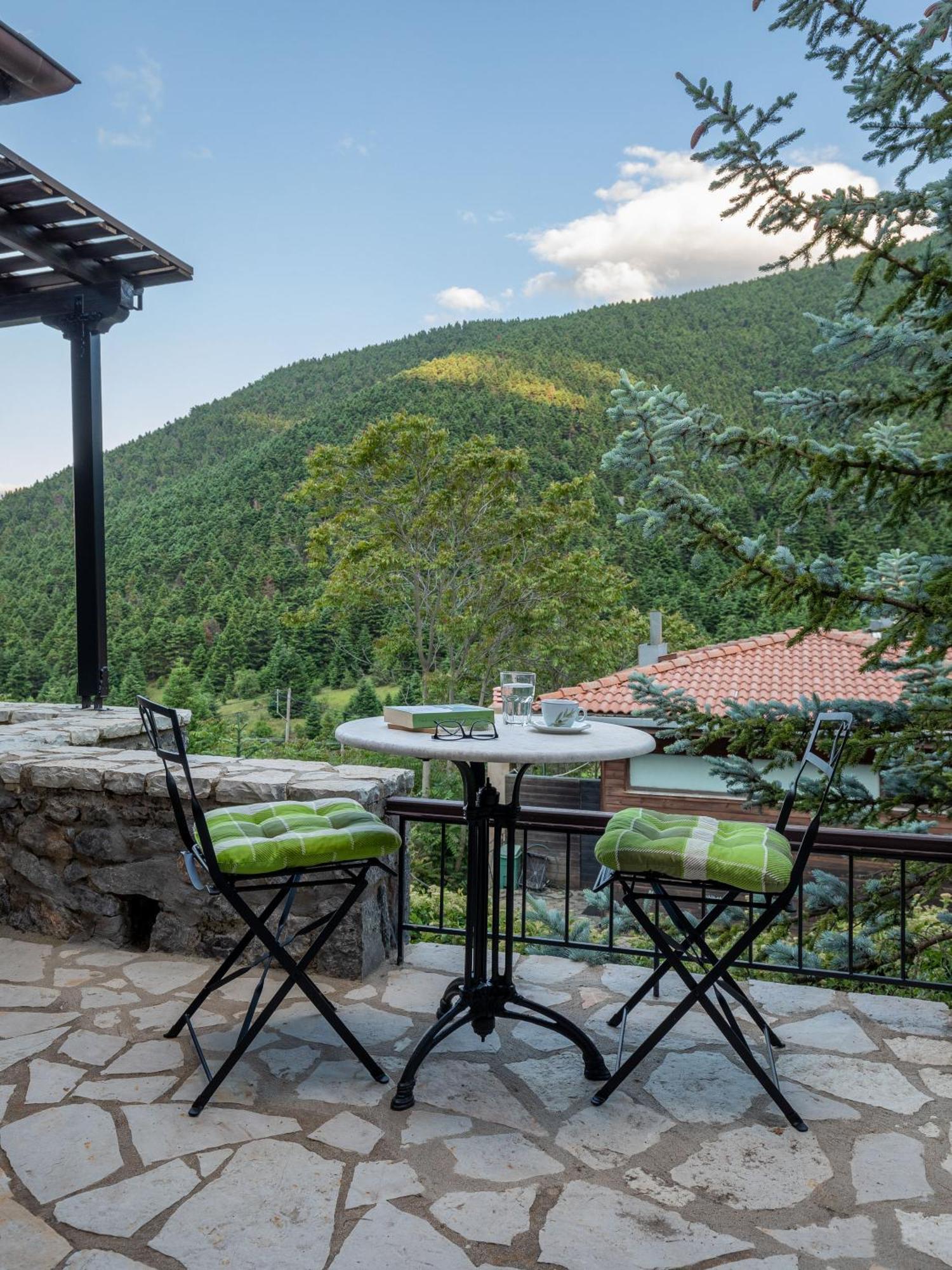 Ostra Menalon Luxury Suites Kardharás Exterior foto