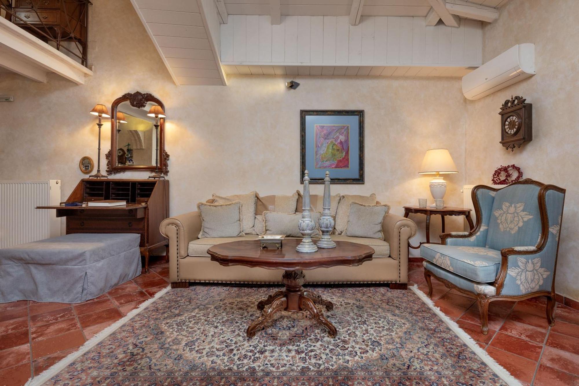 Ostra Menalon Luxury Suites Kardharás Quarto foto