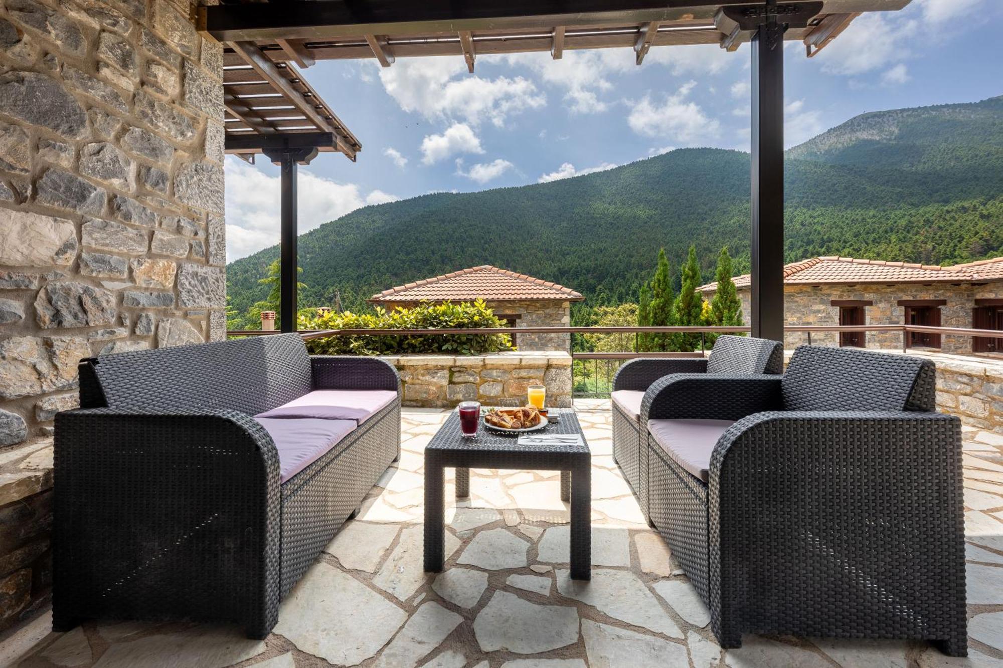 Ostra Menalon Luxury Suites Kardharás Quarto foto